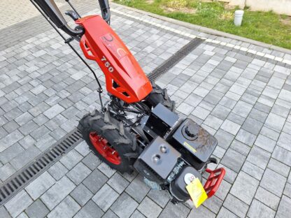 CIĄGNIK JEDNOOSIOWY 750